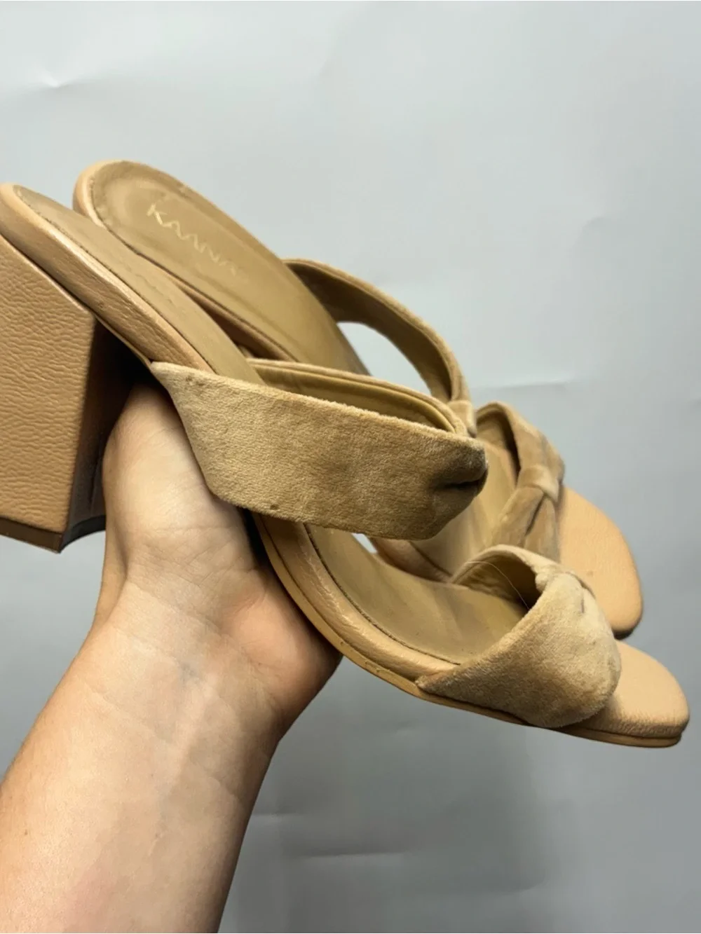 Kaanas 11 Fits Smaller 9.5 Slip On Heels Tan Suede Cocktail Open Toe Bow Resort
